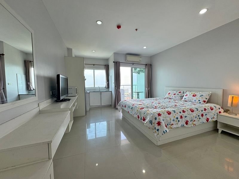 AD Hyatt Condominium 1BR Condo Wongamat