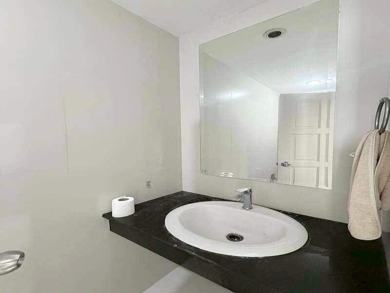AD Hyatt Condominium 1BR, 20th Floor