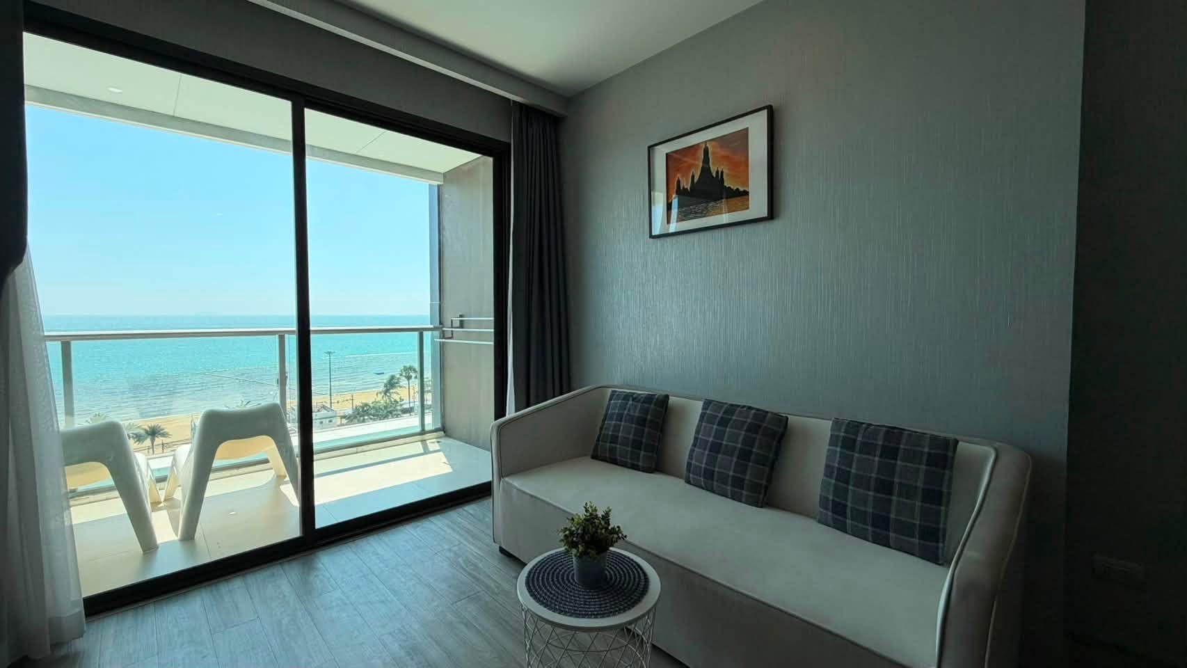 Aeras 1BR, 7th Floor