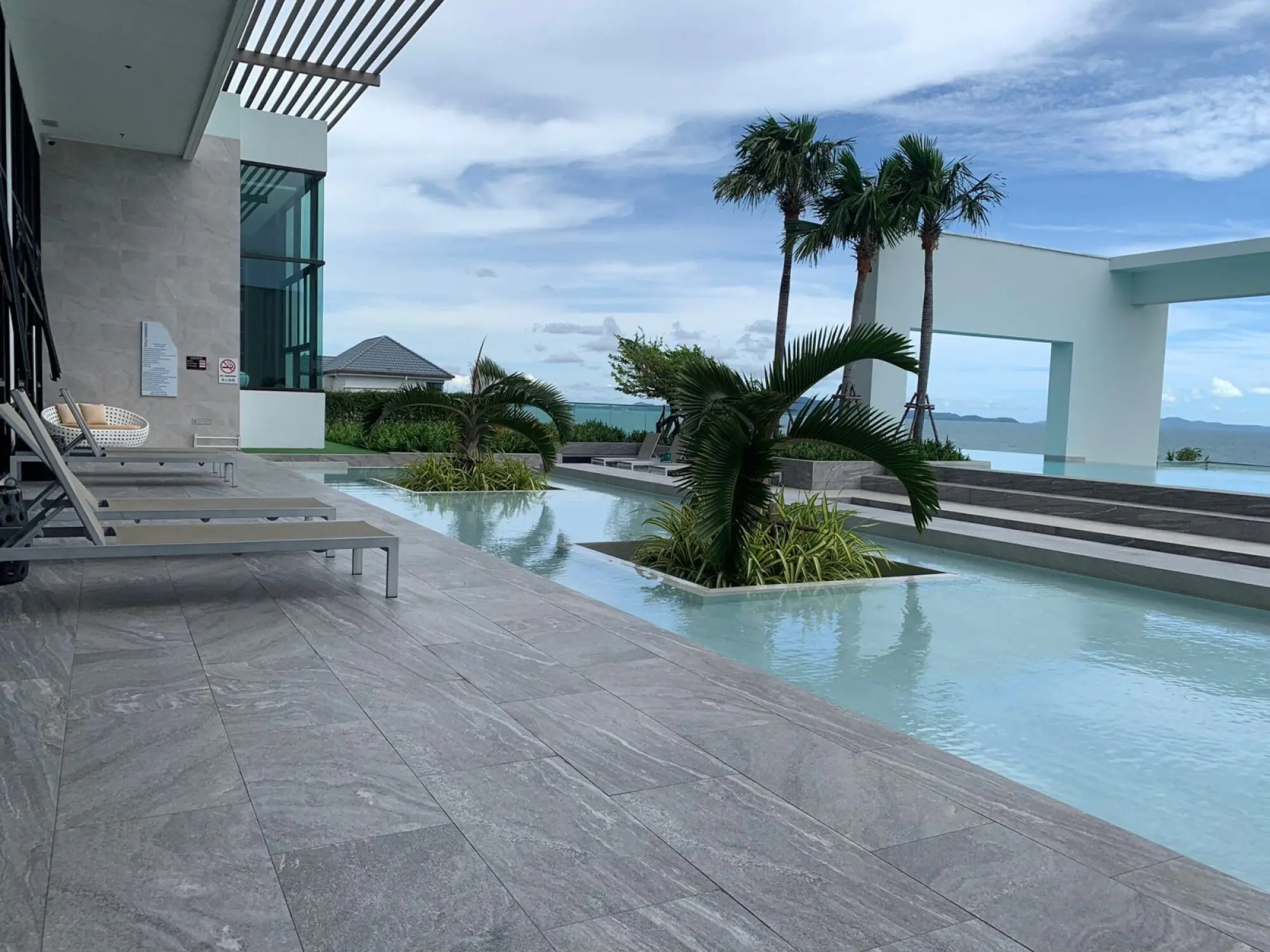 Aeras 2BR Sea view, 6th Floor