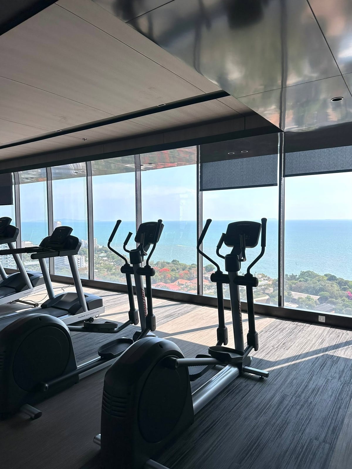Andromeda Condominium Studio Sea view, 27th Floor