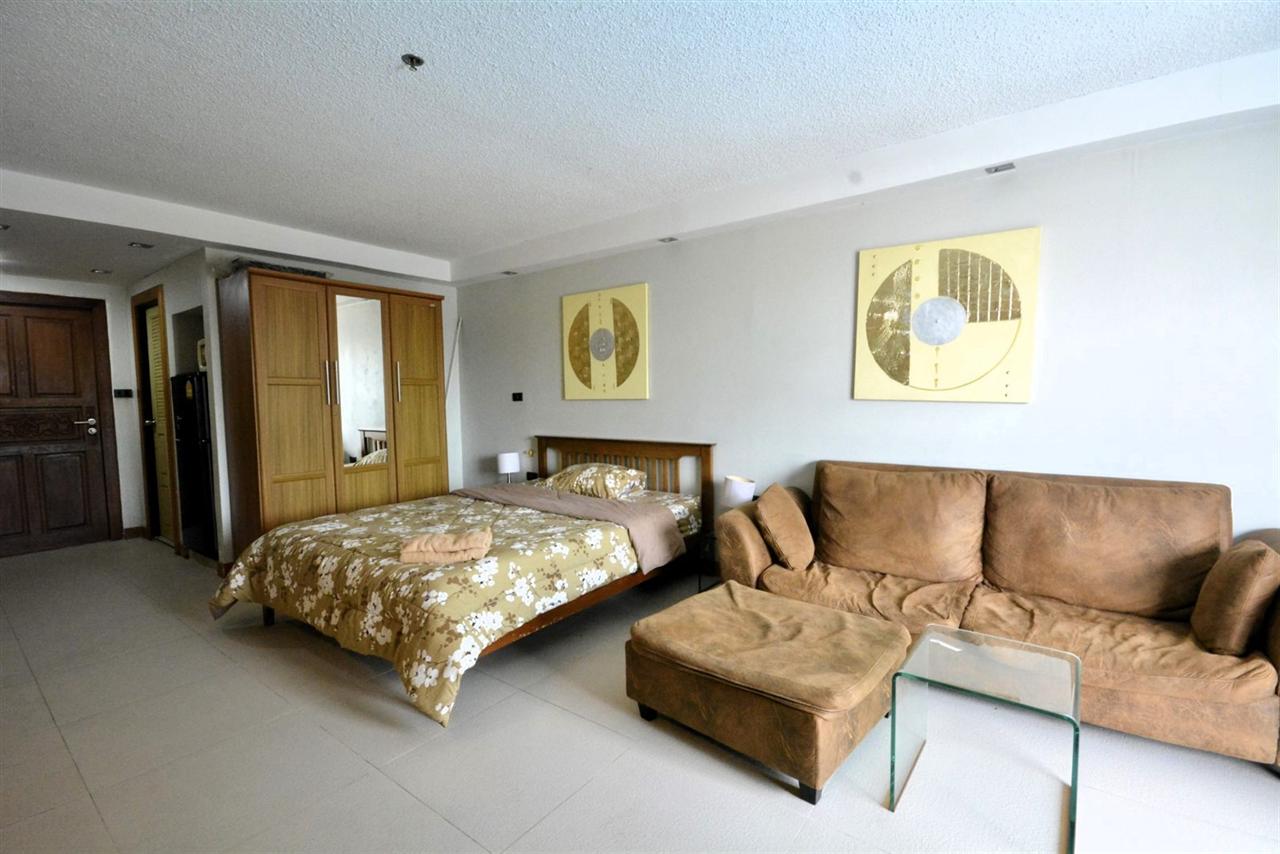 Angket Hip Residence Studio Pool View, 2nd Floor