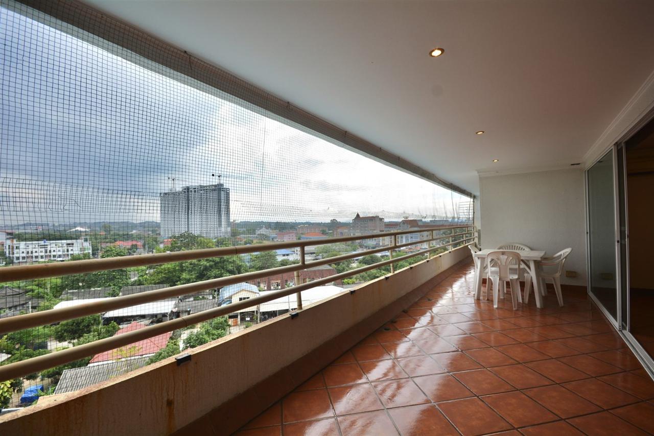 Angket Hip Residence 1BR Pool view, 7th Floor