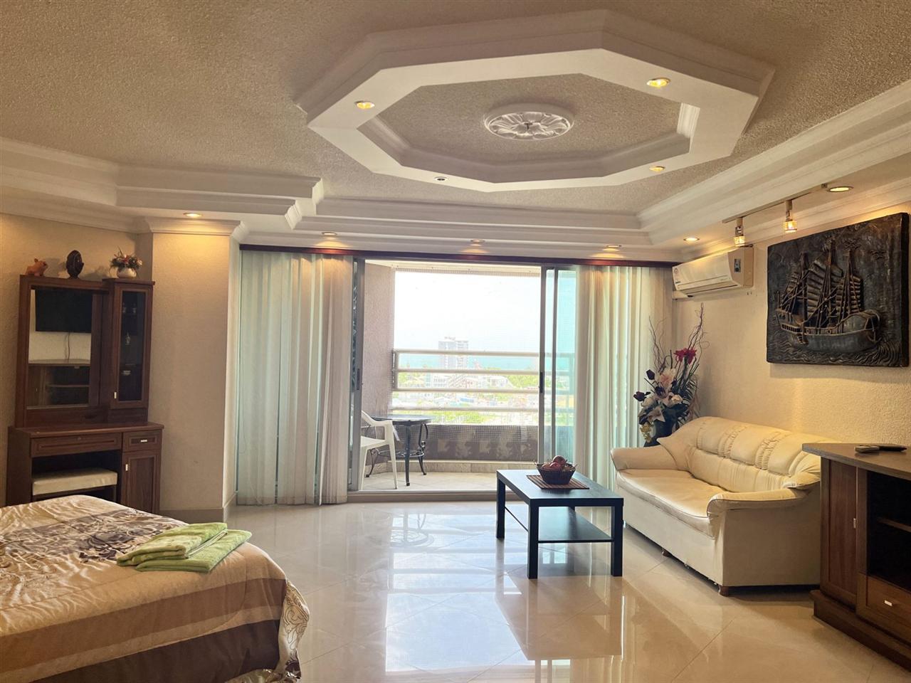 Angket Hip Residence 1BR Sea View, 12th Floor