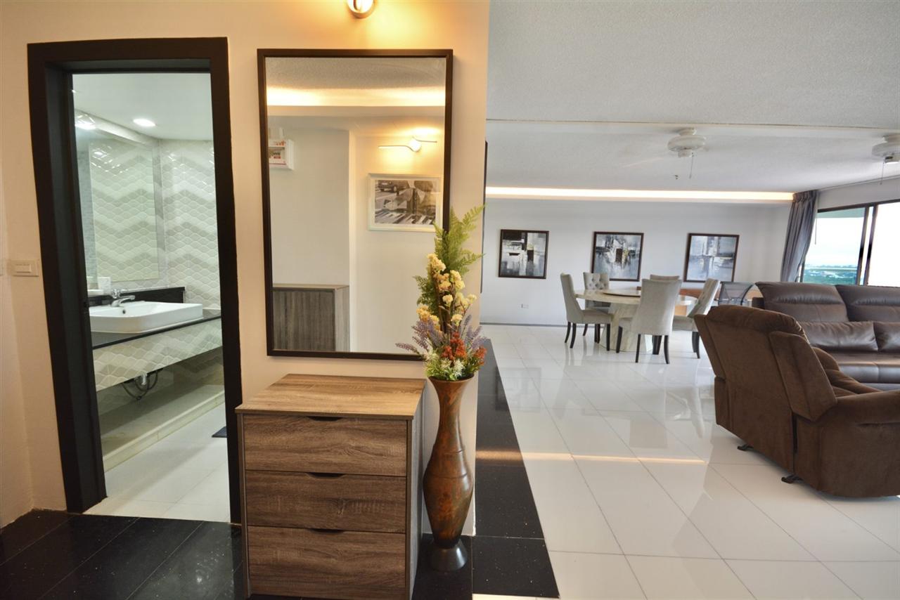 Angket Hip Residence 1BR Sea View, 17th Floor