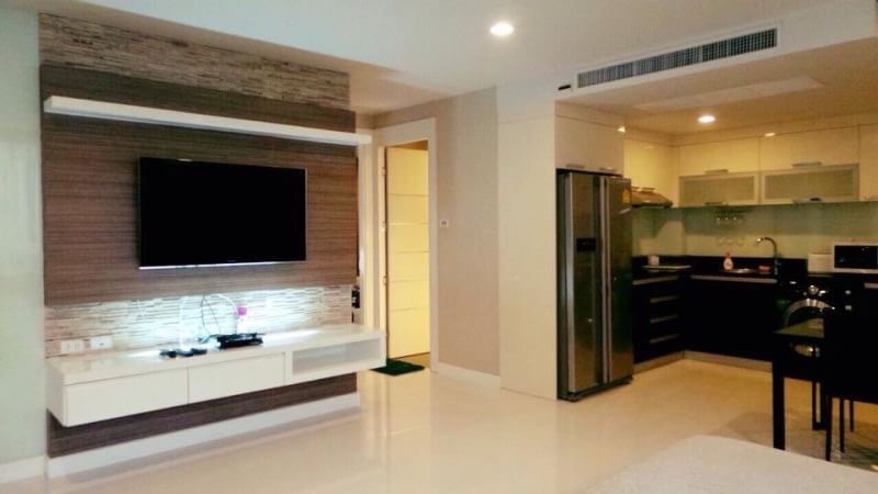 Apus 3BR Pool view, pool access, 1st Floor