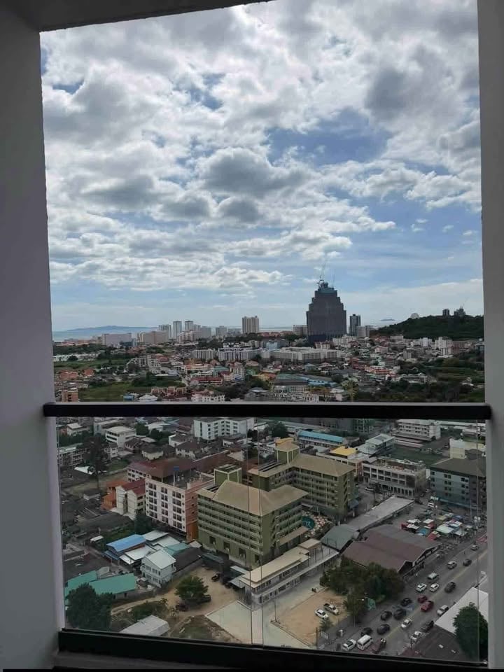 Arcadia Millennium Tower 2BR City view, 33rd Floor