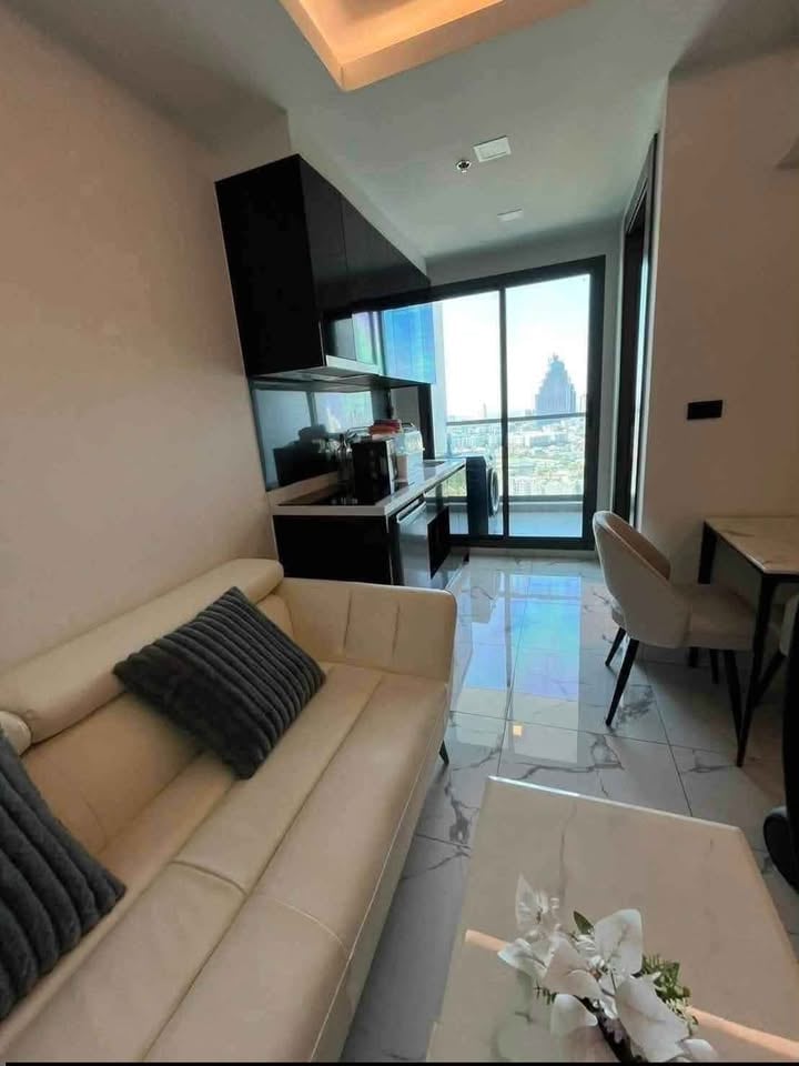 Arcadia Millennium Tower 2BR City view, 33rd Floor