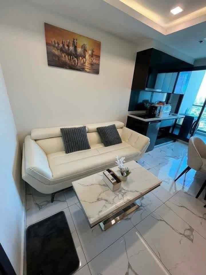 Arcadia Millennium Tower 2BR City view, 33rd Floor