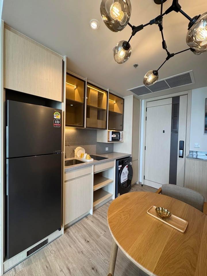 Arom Wongamat 1BR Beachfront Condo