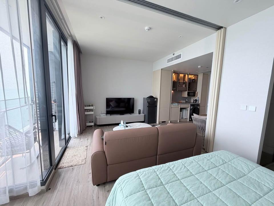 Arom Wongamat 1BR Seaview Condo