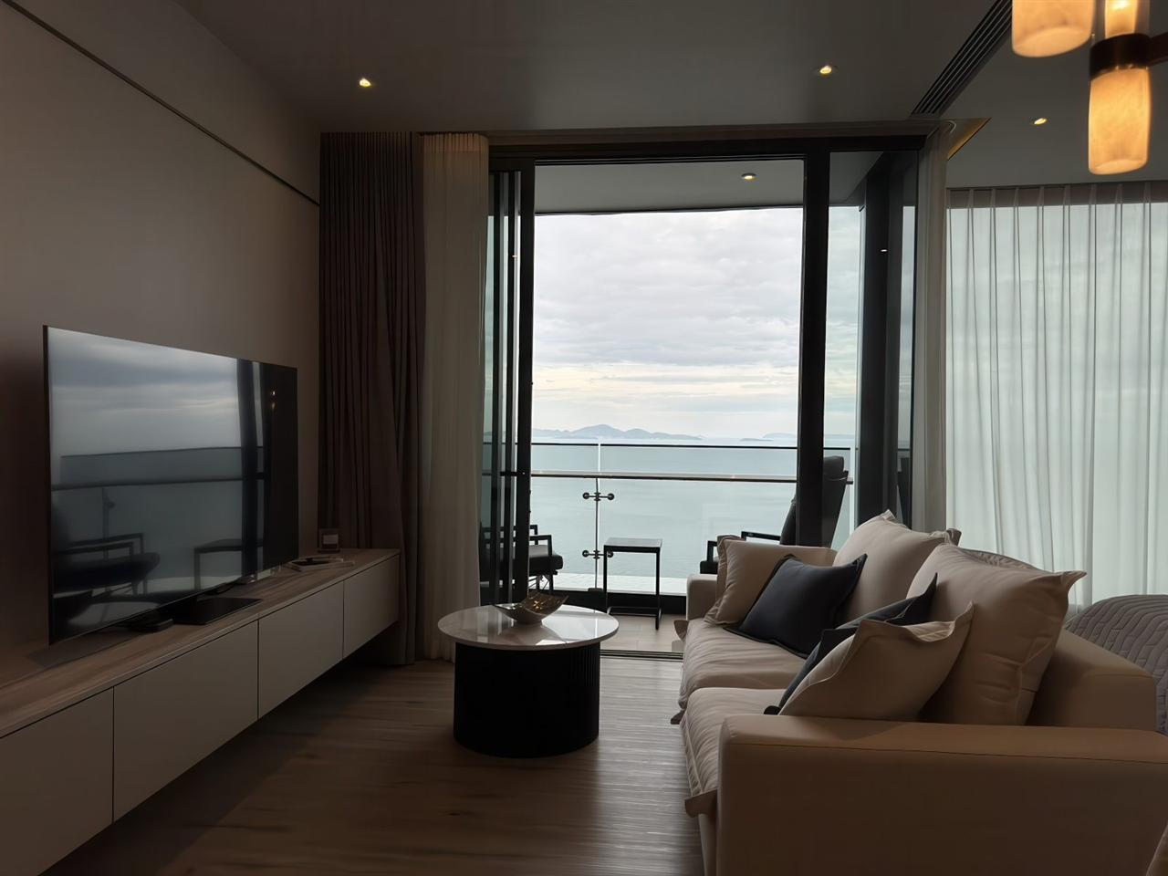 Arom Wongamat 1BR Sea view, 25th Floor
