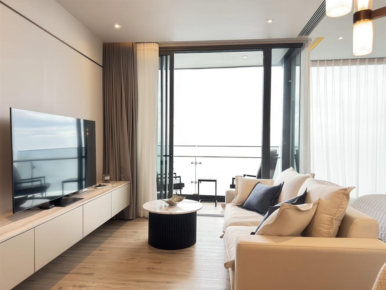 Arom Wongamat 1BR Sea view, 25th Floor