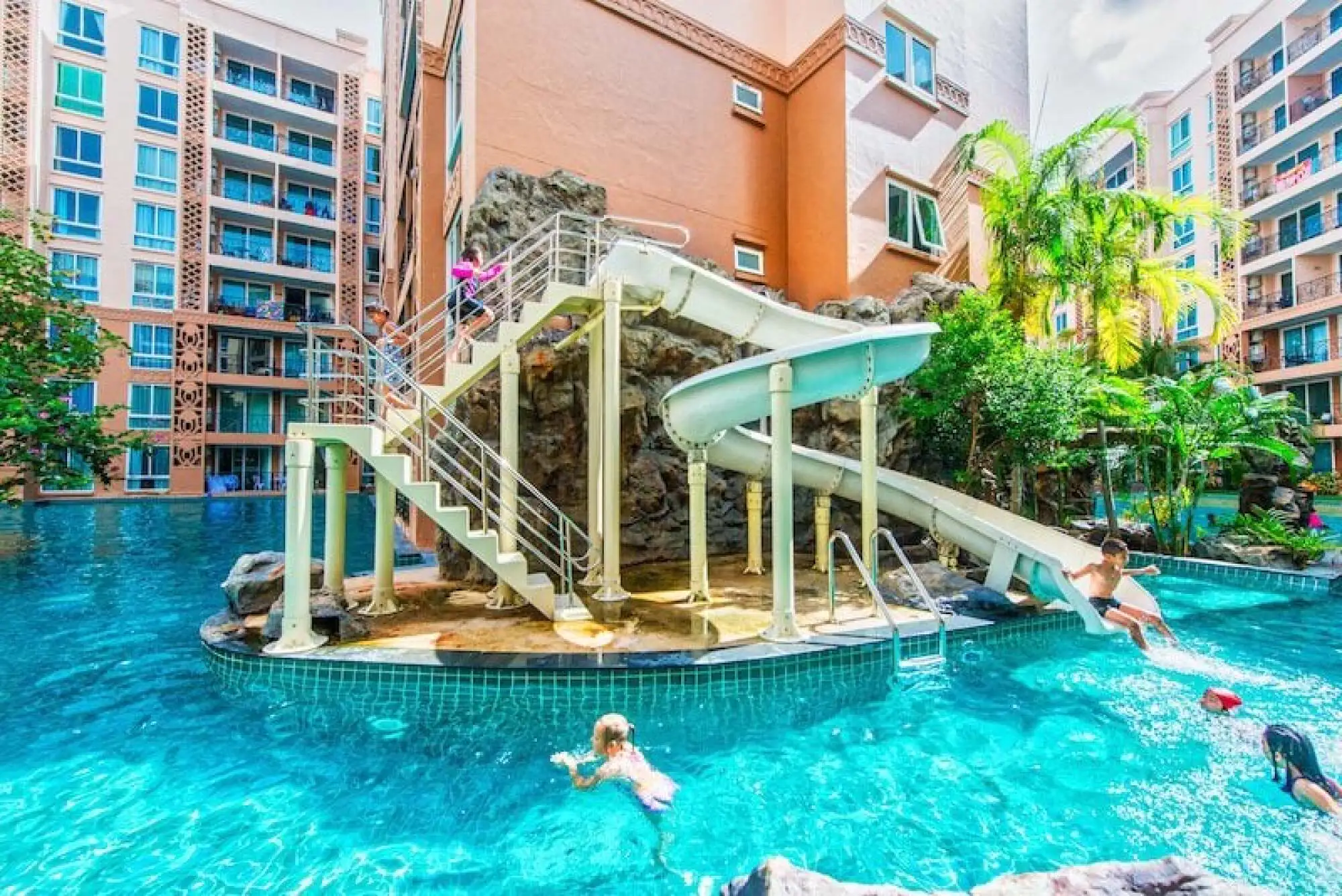 Atlantis Condo Resort 1BR Garden view, 2nd Floor