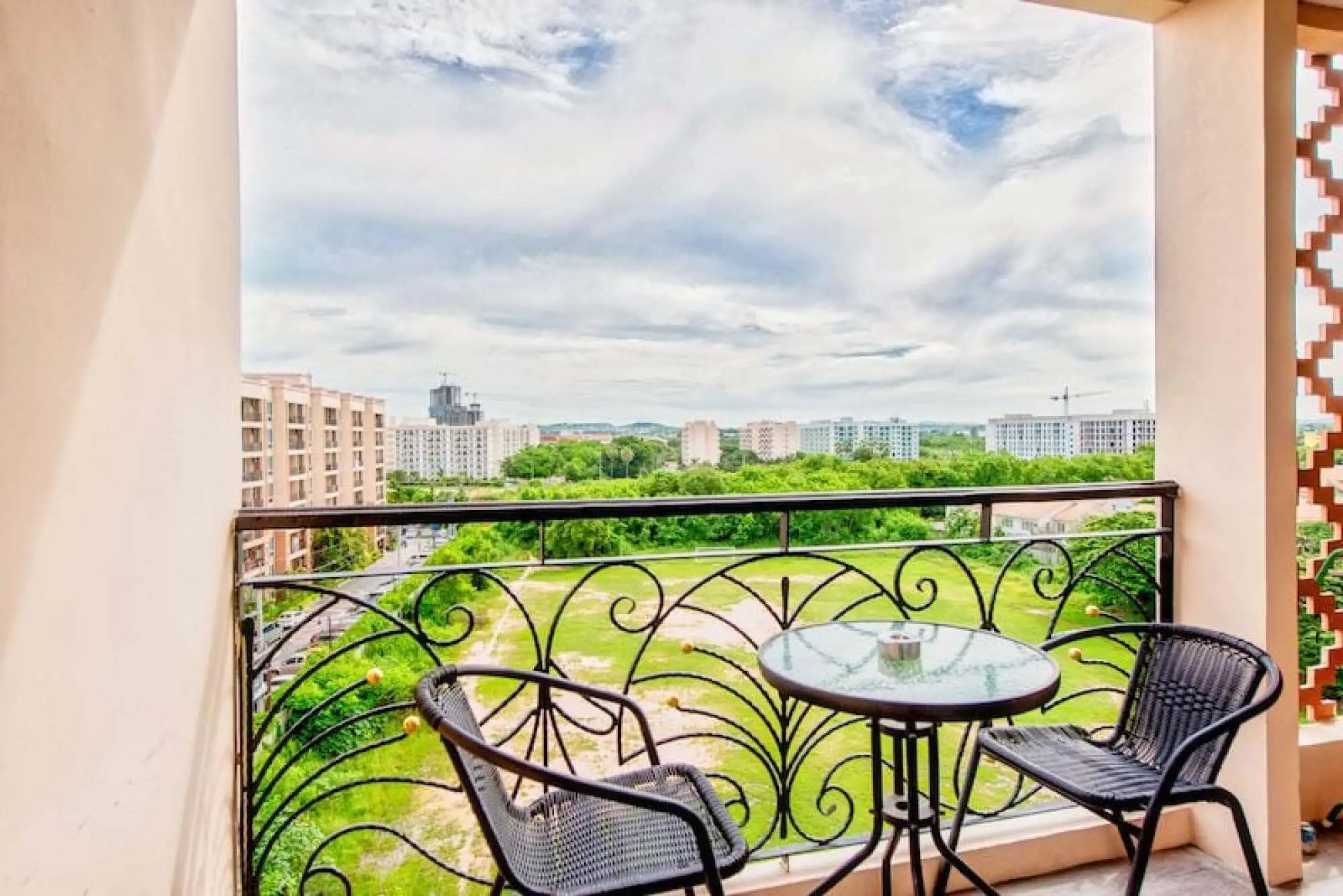 Atlantis Condo Resort 1BR Garden view, 2nd Floor