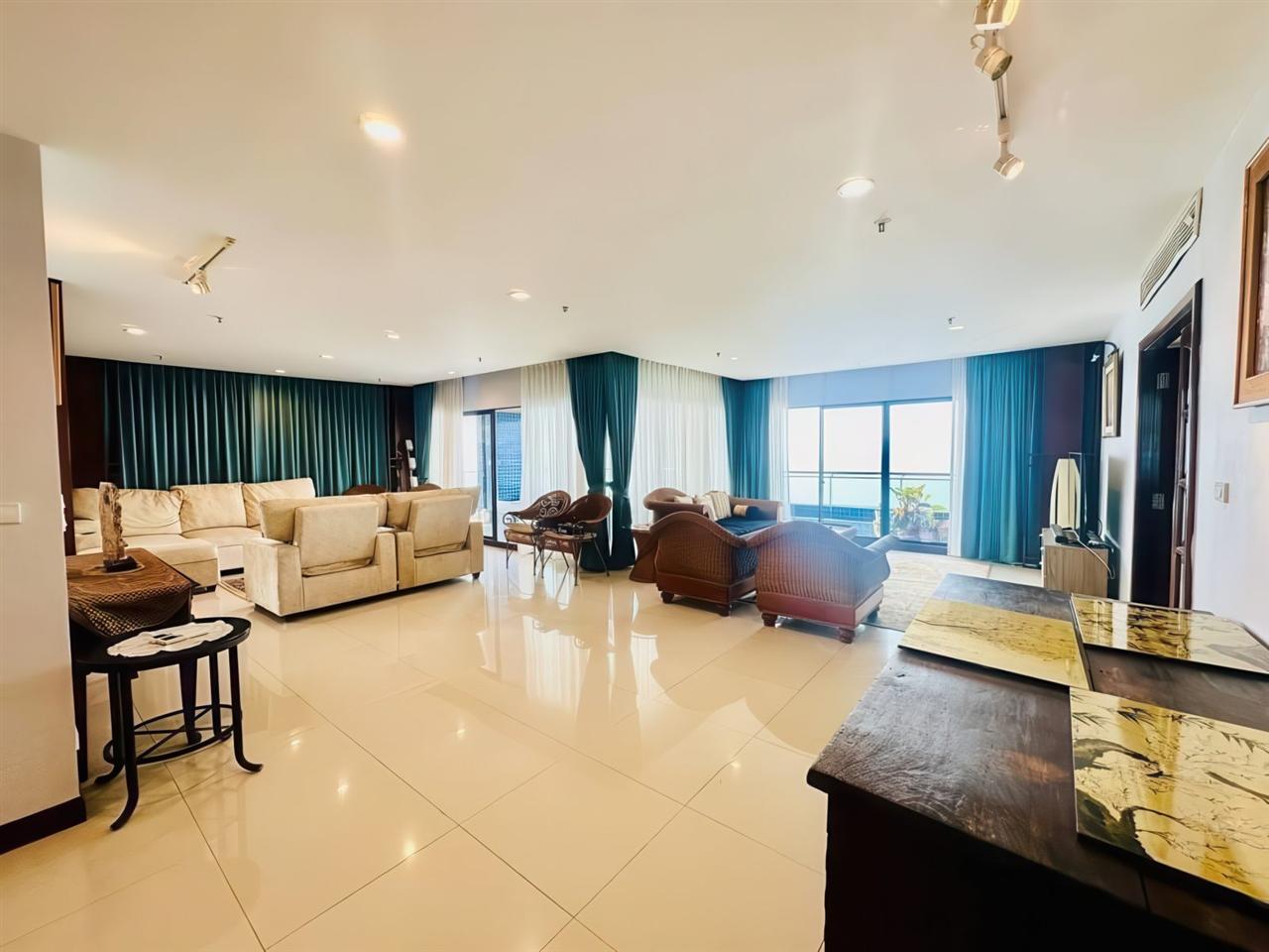 Bann Haad U Thong 2BR Sea view, 21st Floor