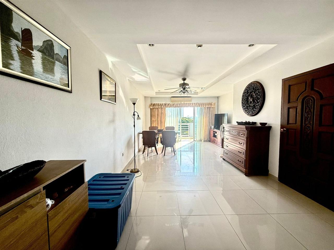 Beach and Mountain 2BR City view, 7th Floor