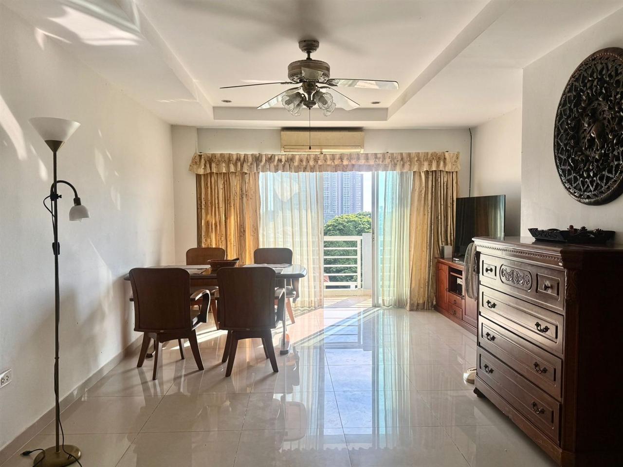 Beach and Mountain 2BR City view, 7th Floor