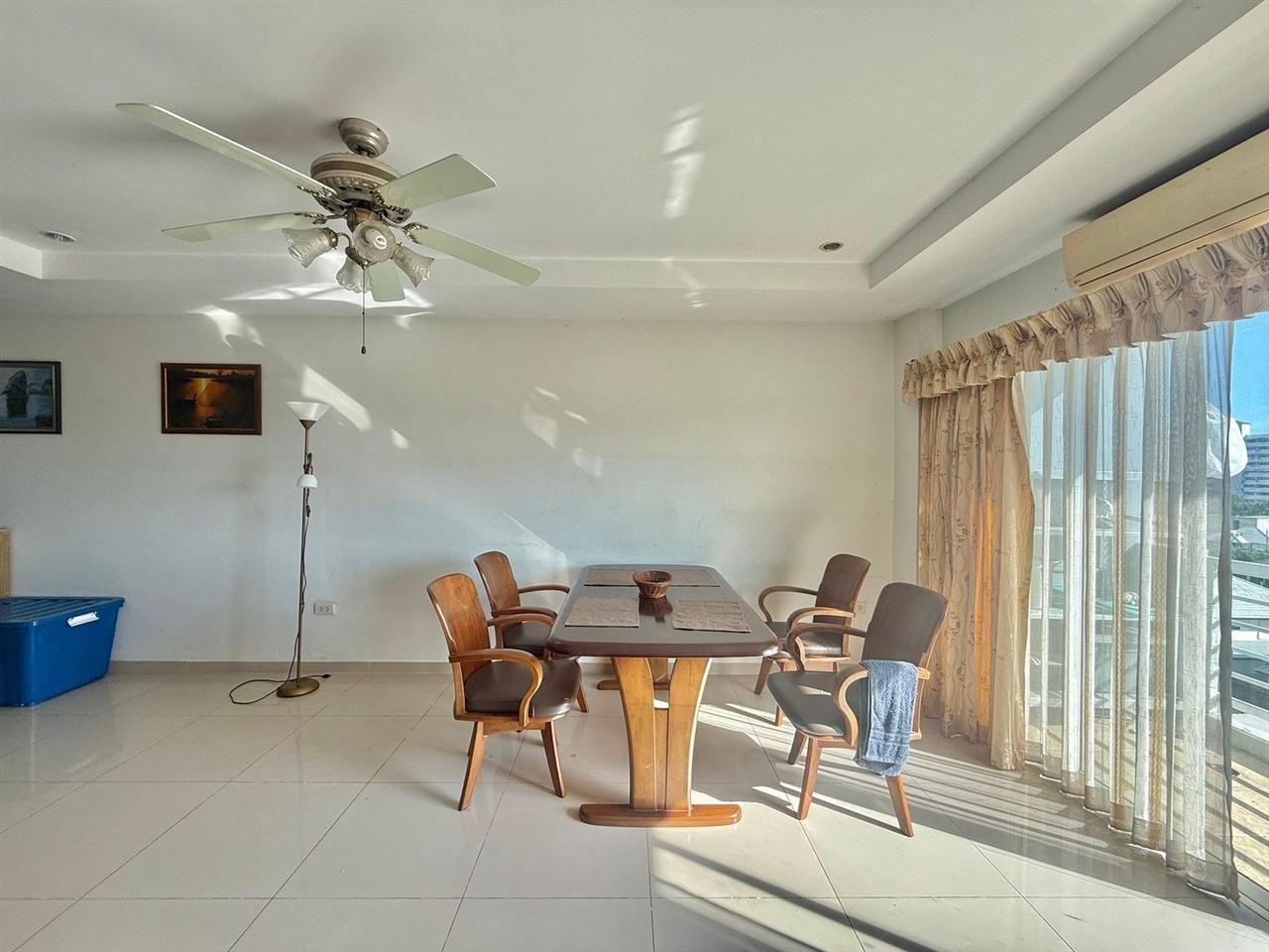 Beach and Mountain 2BR City view, 7th Floor