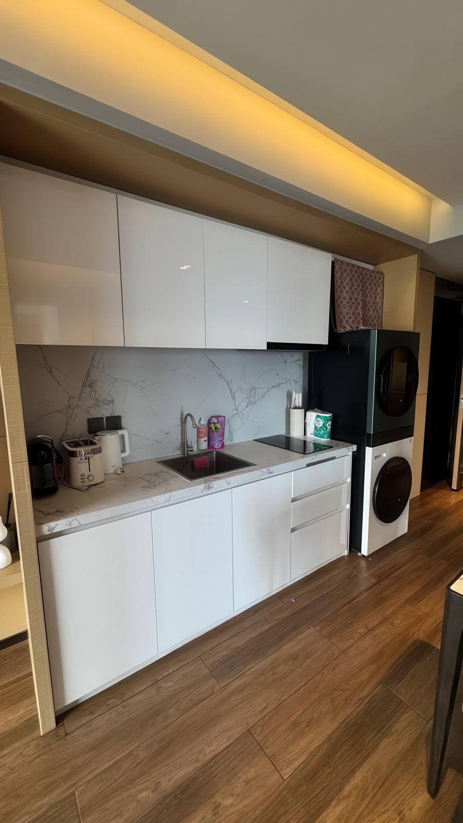 Beverly Mountain Bay 2BR Sea/City, 10th Floor
