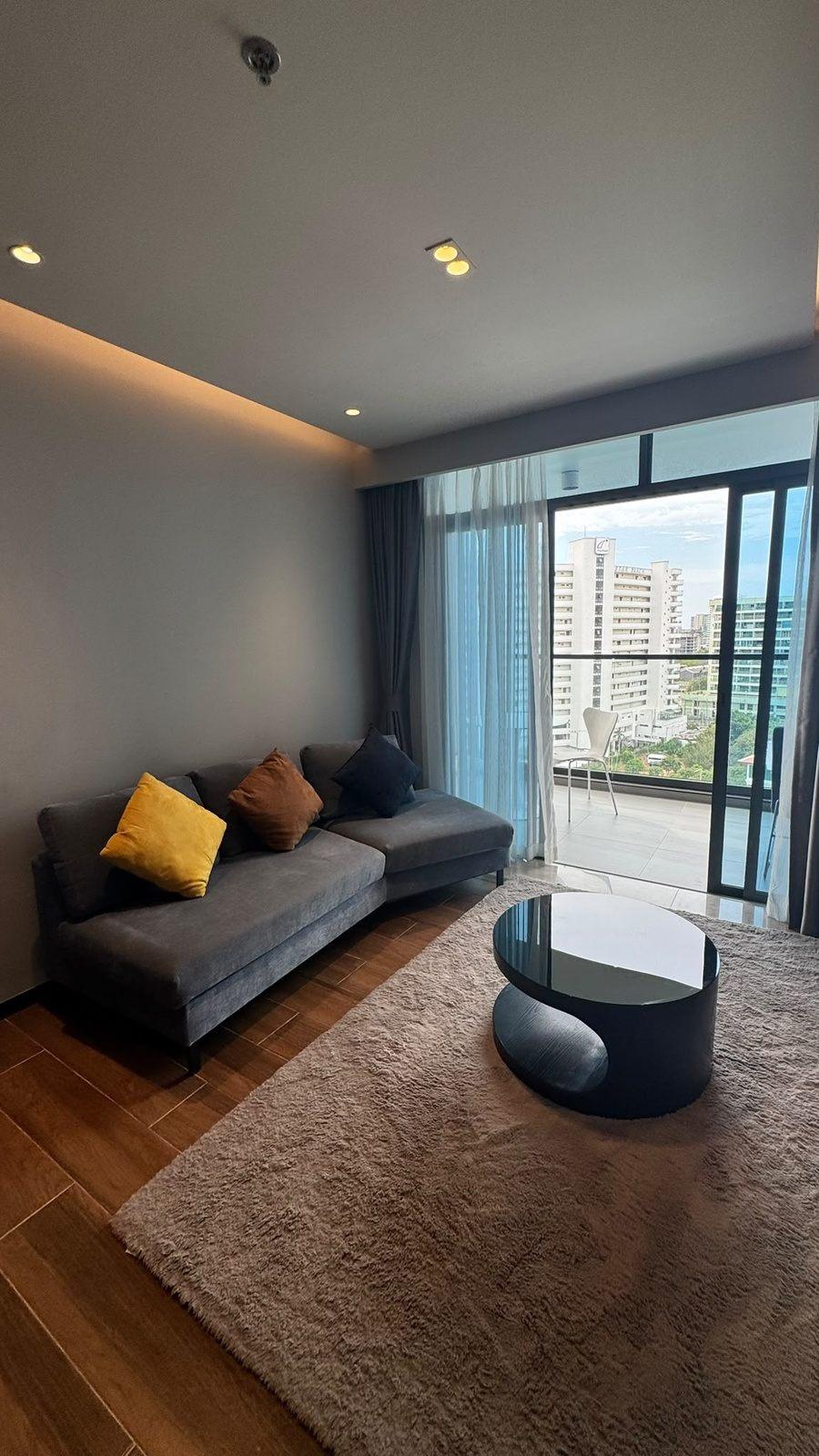 Beverly Mountain Bay 2BR Sea/City, 11th Floor
