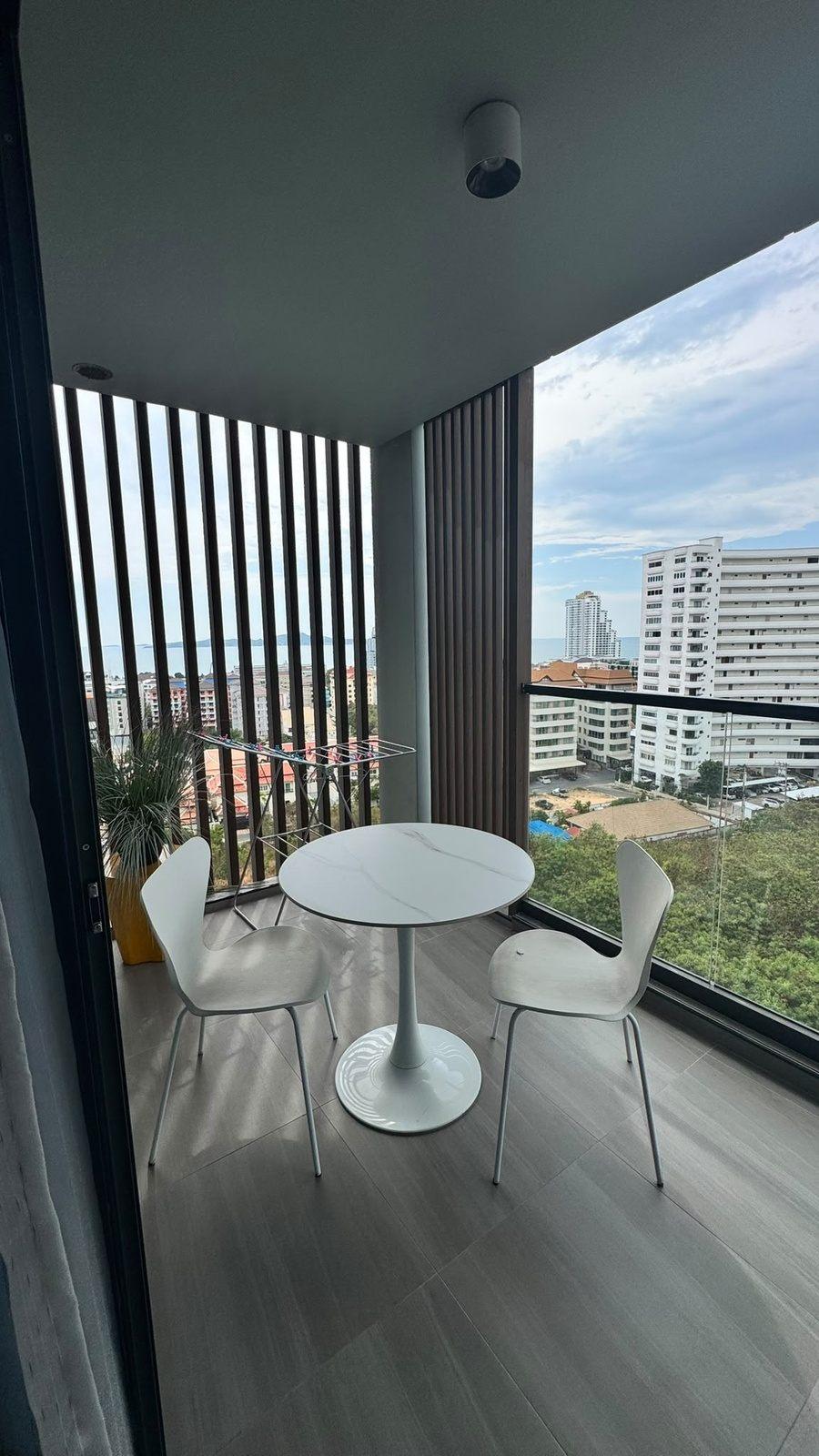 Beverly Mountain Bay 2BR Sea/City, 11th Floor