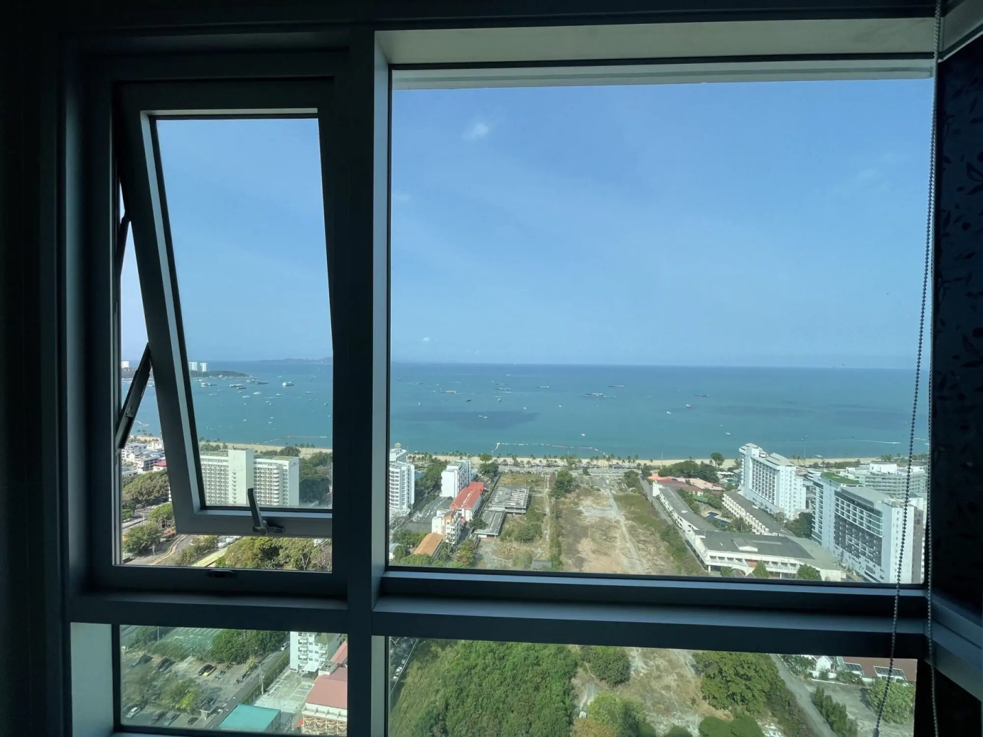 Centric Sea 2BR Sea view, 38th Floor