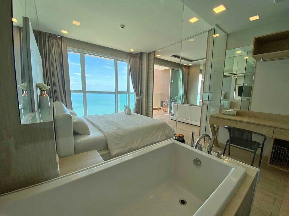 Cetus Beachfront 1BR Condo Jomtien