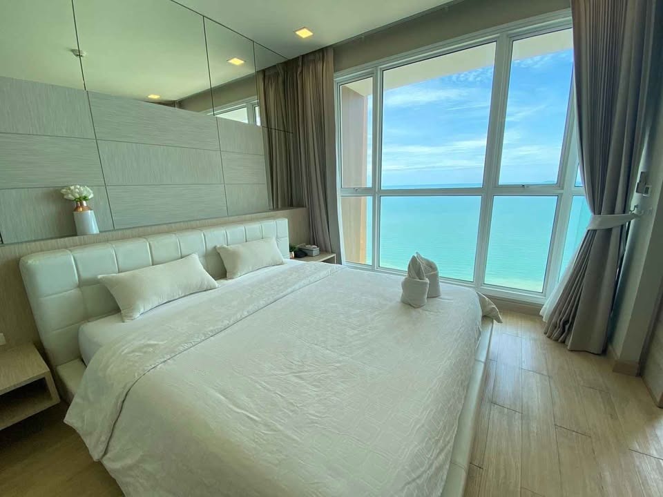 Cetus Beachfront 1BR Condo Jomtien