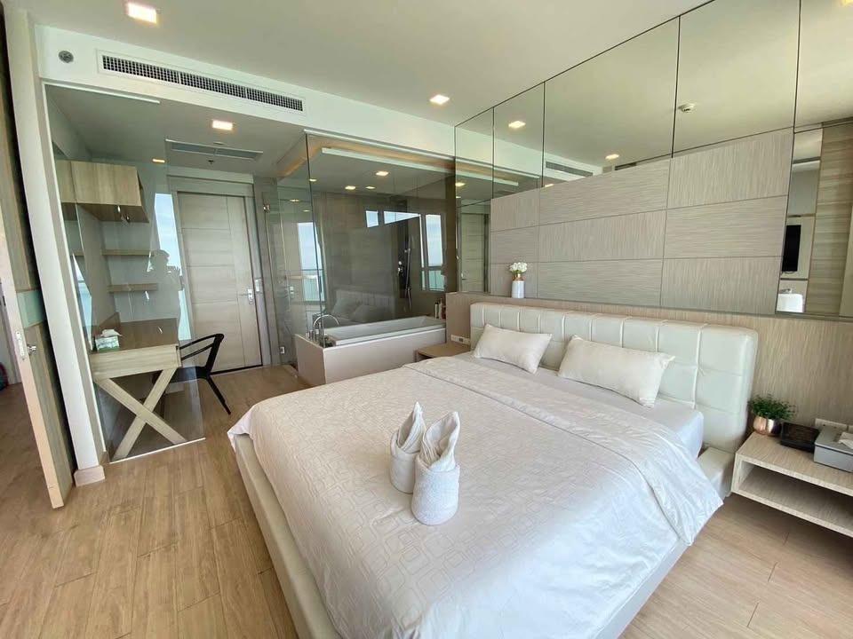 Cetus Beachfront 1BR Condo Jomtien