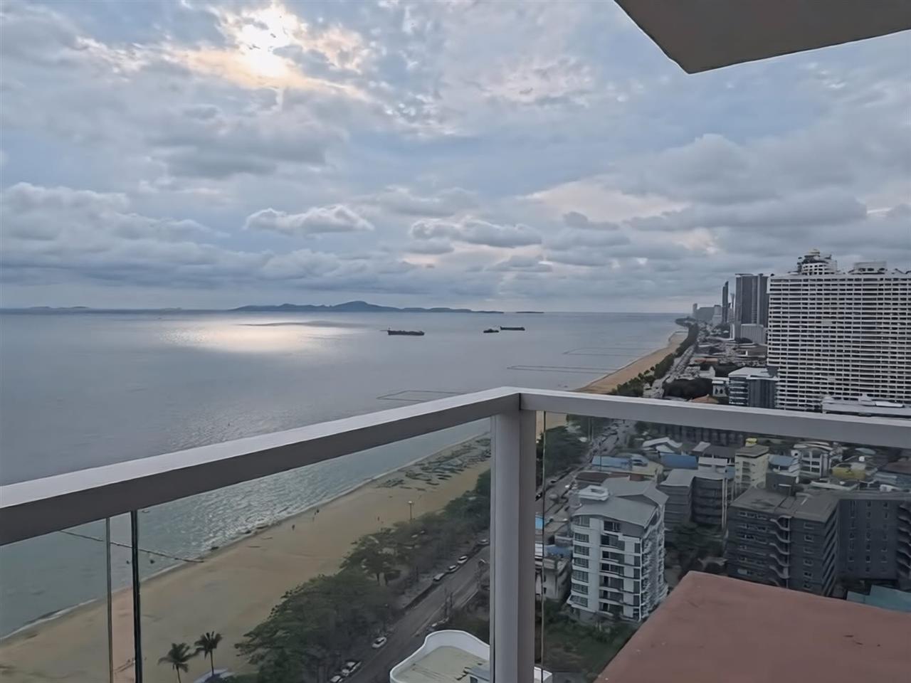 Cetus Beachfront 1BR Condo Jomtien