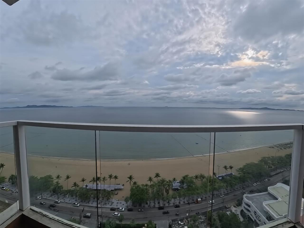 Cetus Beachfront 1BR Condo Jomtien