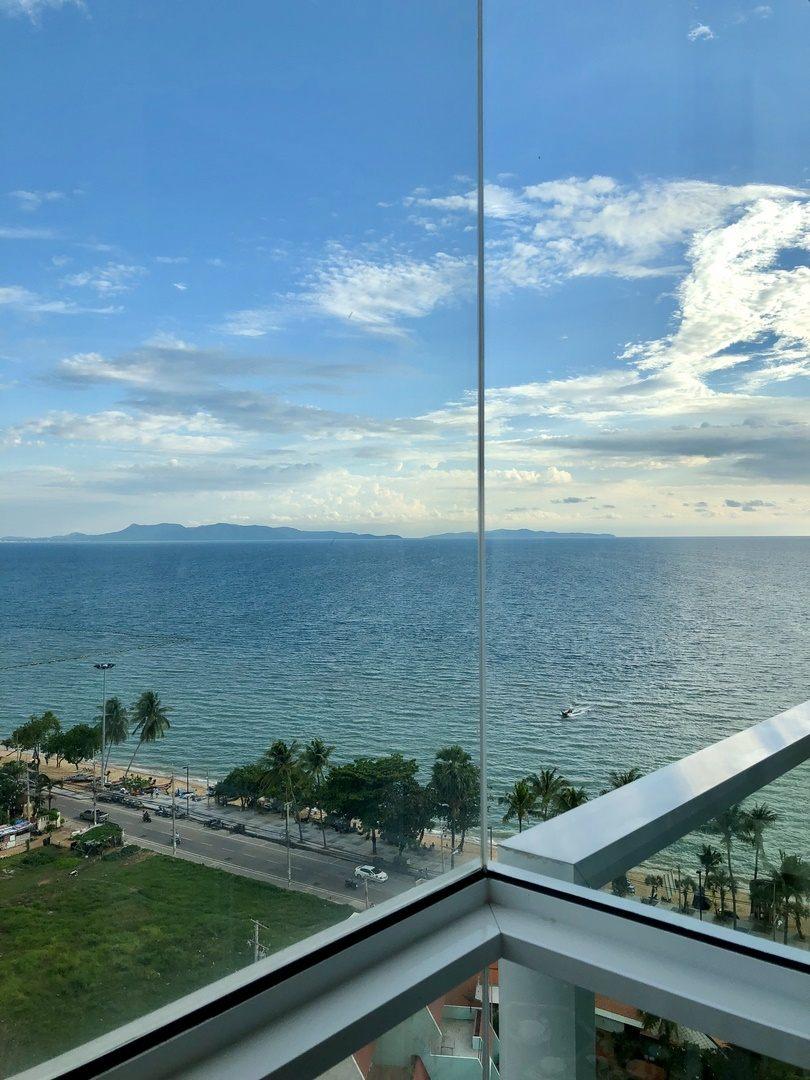 Cetus Beachfront Condominium 1BR Sea view, 13th Floor