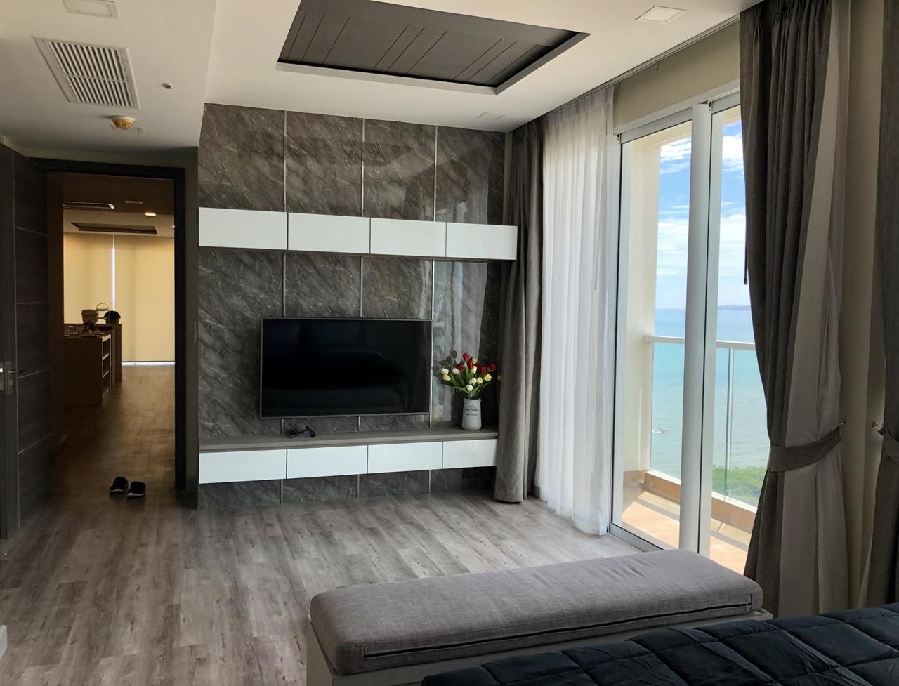 Cetus Beachfront Condominium 3BR Sea view, 15th Floor