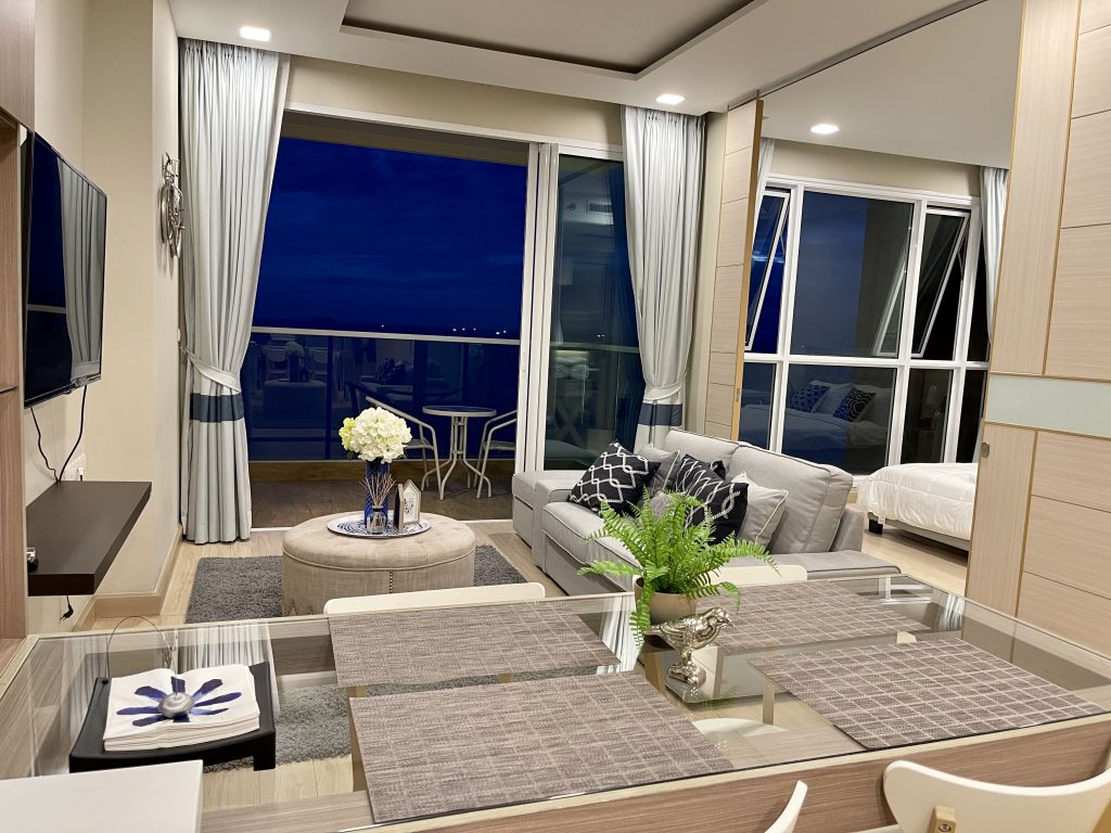 Cetus Beachfront Condominium 1BR Sea view, 27th Floor