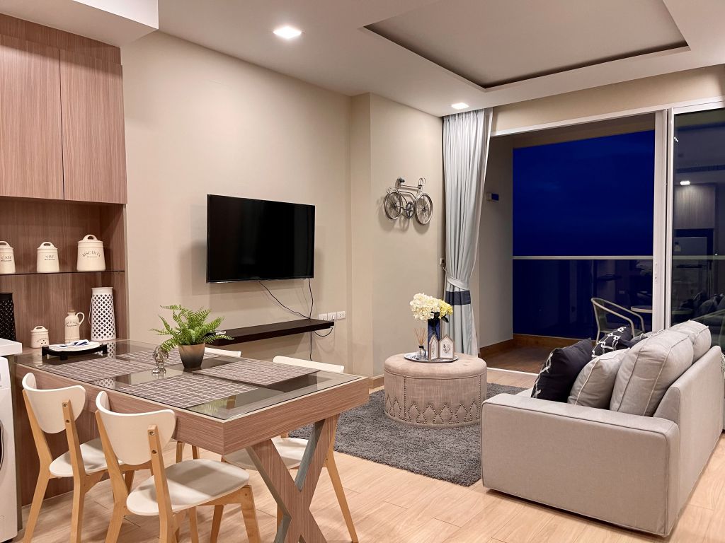Cetus Beachfront Condominium 1BR Sea view, 27th Floor