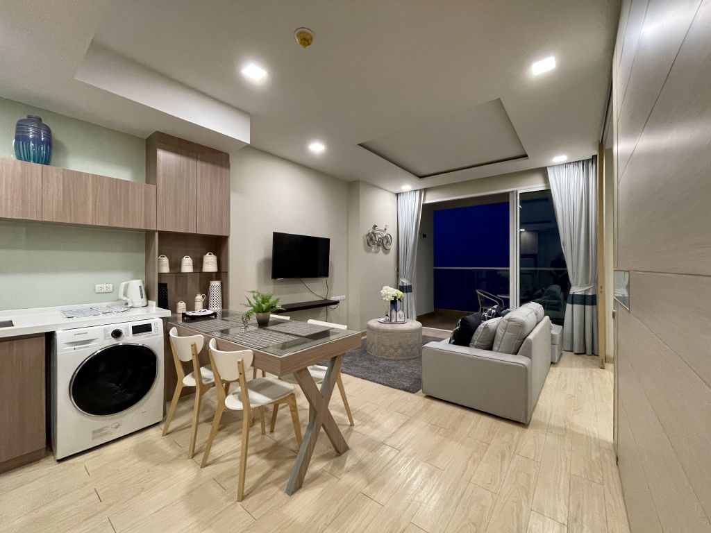 Cetus Beachfront Condominium 1BR Sea view, 27th Floor