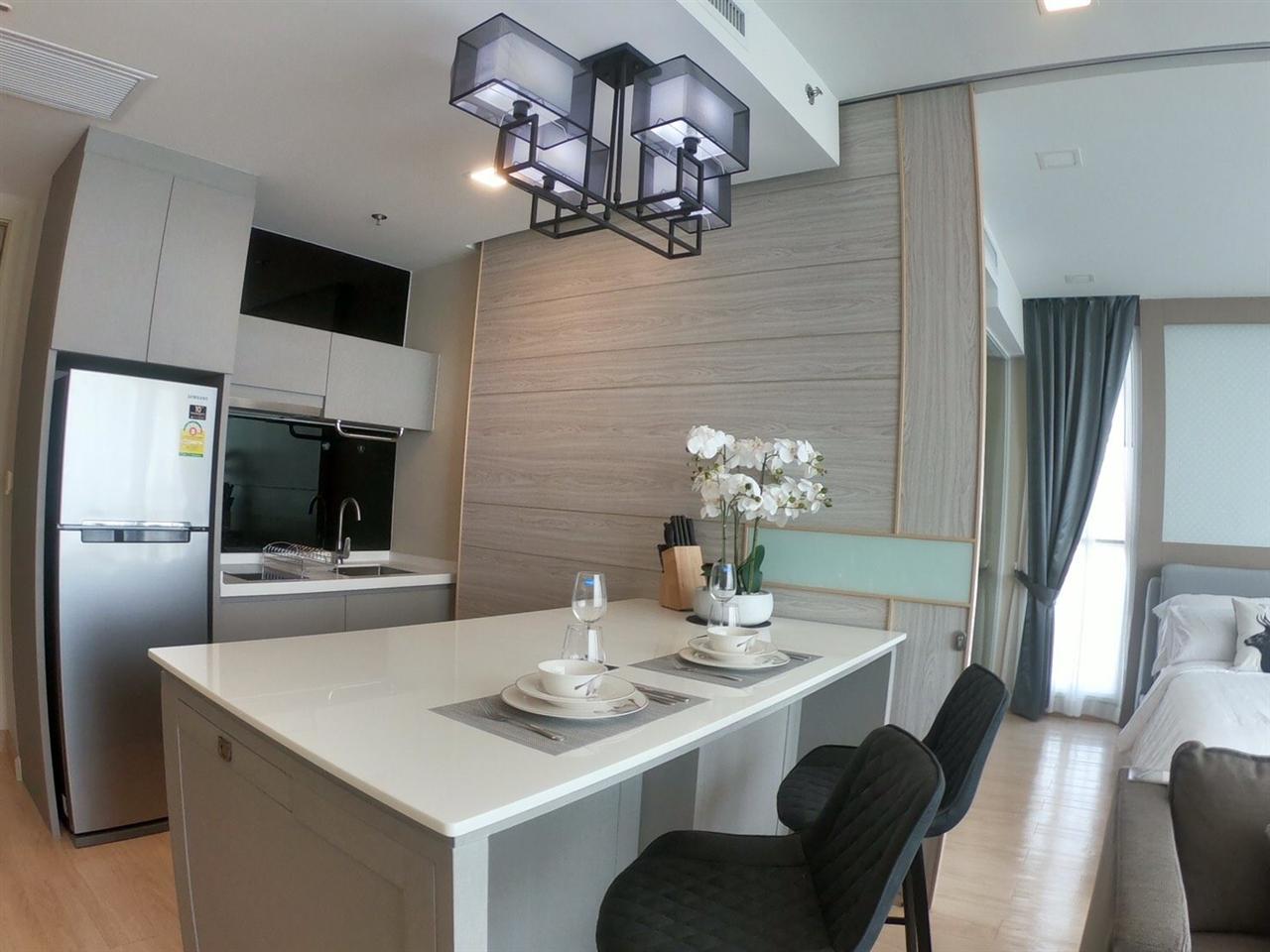 Cetus Beachfront Condominium 1BR Sea view, 24th Floor