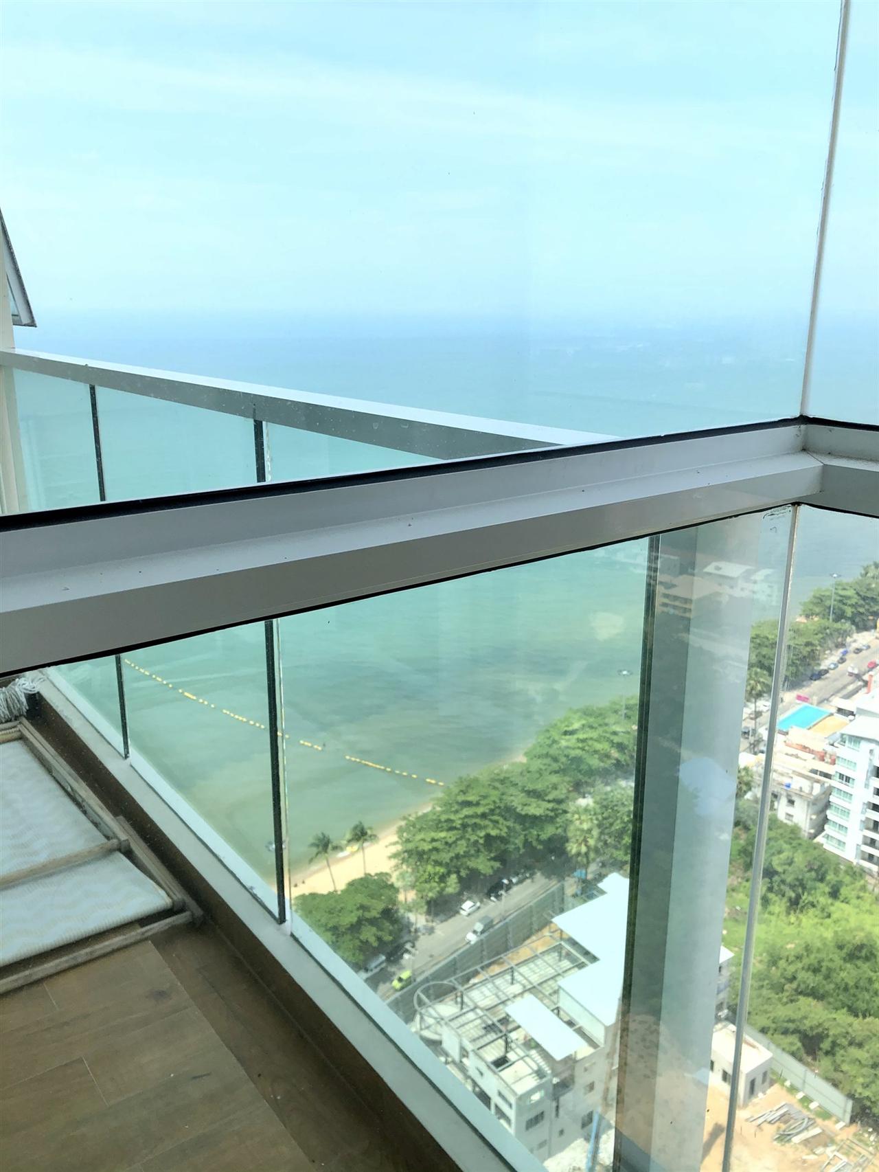 Cetus Beachfront Condominium 1BR Sea view, 31st Floor