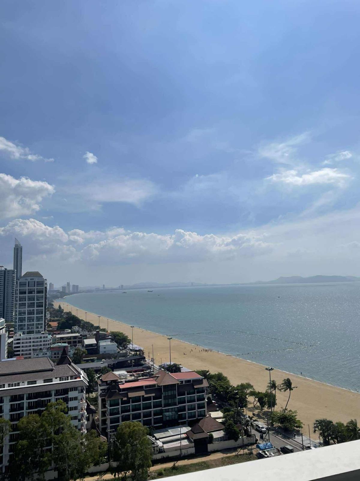 Cetus Beachfront Condominium 1BR Sea view, 17th Floor