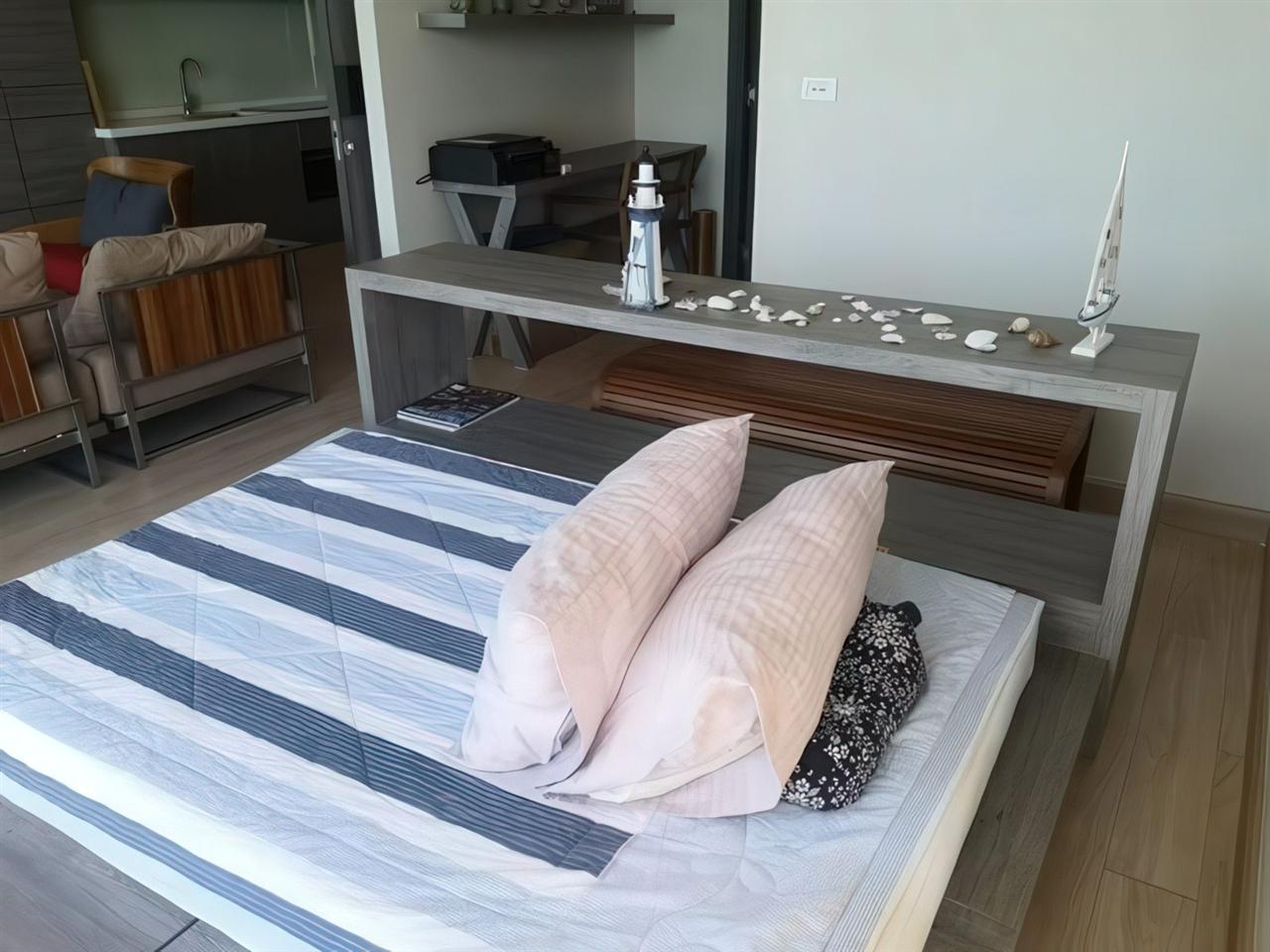 Cetus Beachfront Condominium 2BR Sea view, 18th Floor