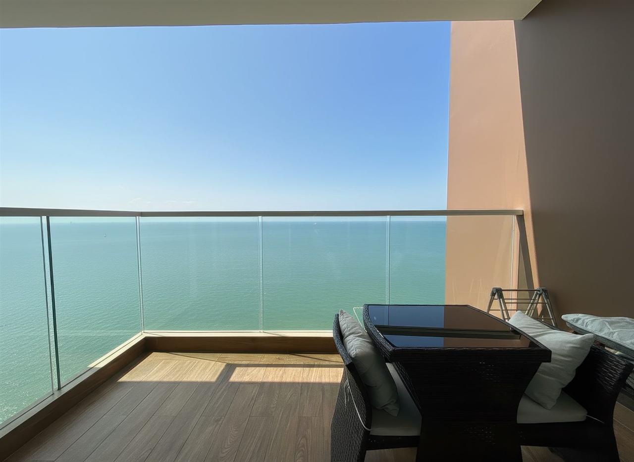 Cetus Beachfront Condominium 1BR Sea view, 36th Floor