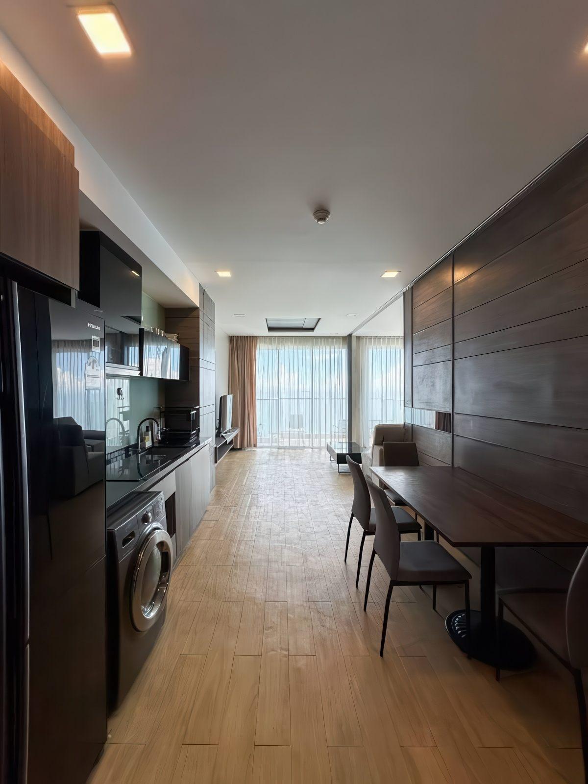 Cetus Beachfront Condominium 2BR sea view, 45th Floor