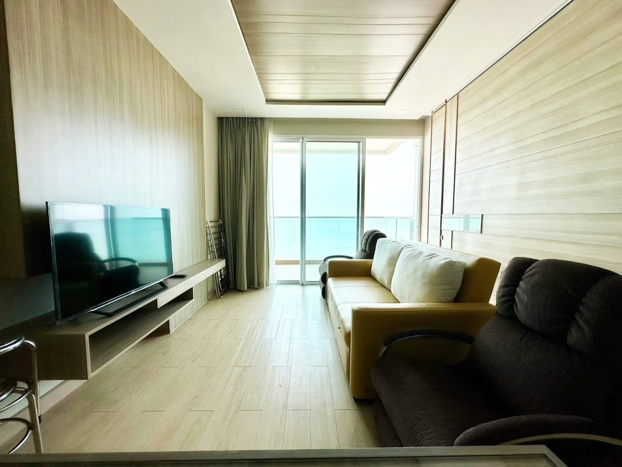 Cetus Beachfront Condominium 1BR Sea view, 11th Floor