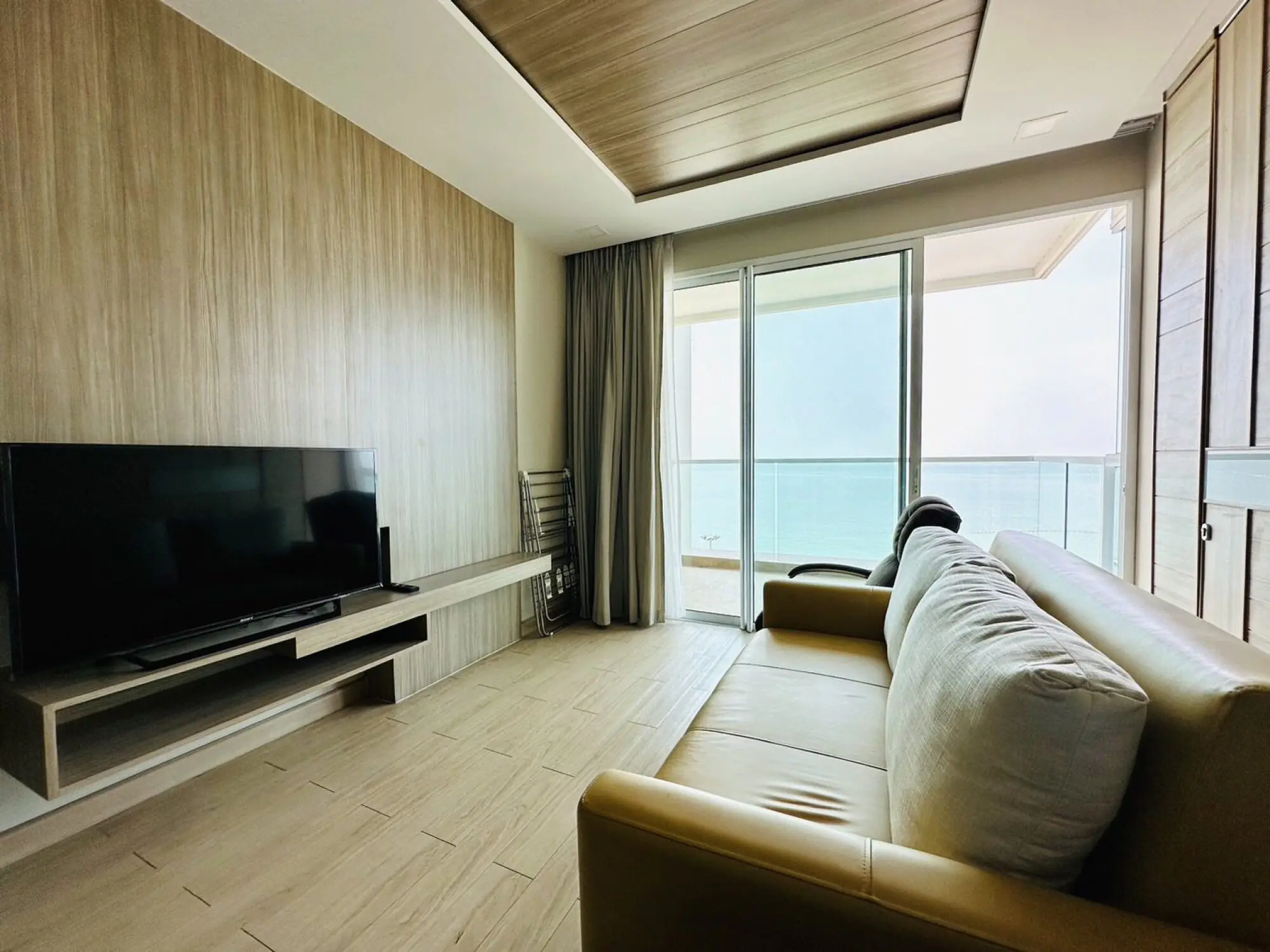 Cetus Beachfront Condominium 1BR Sea view, 11th Floor
