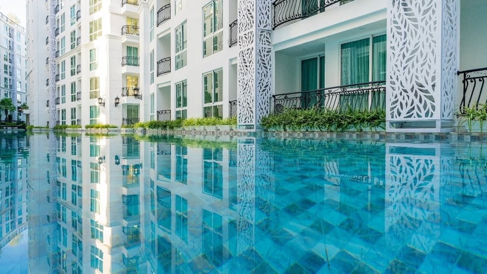 1-bed pool view condo for sale at City Garden Olympus, Central Pattaya