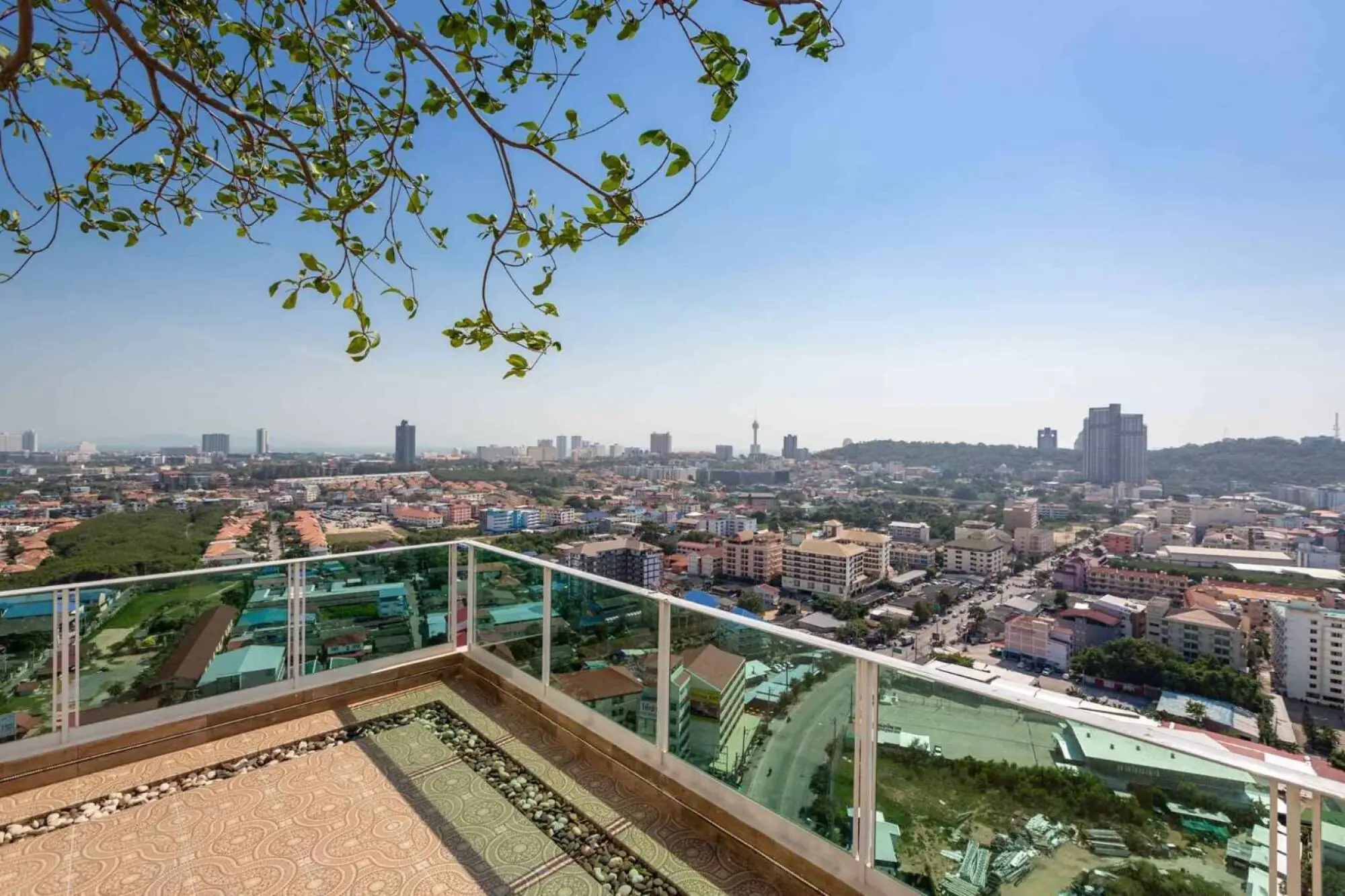 City Garden Tower 1BR, 8th Floor