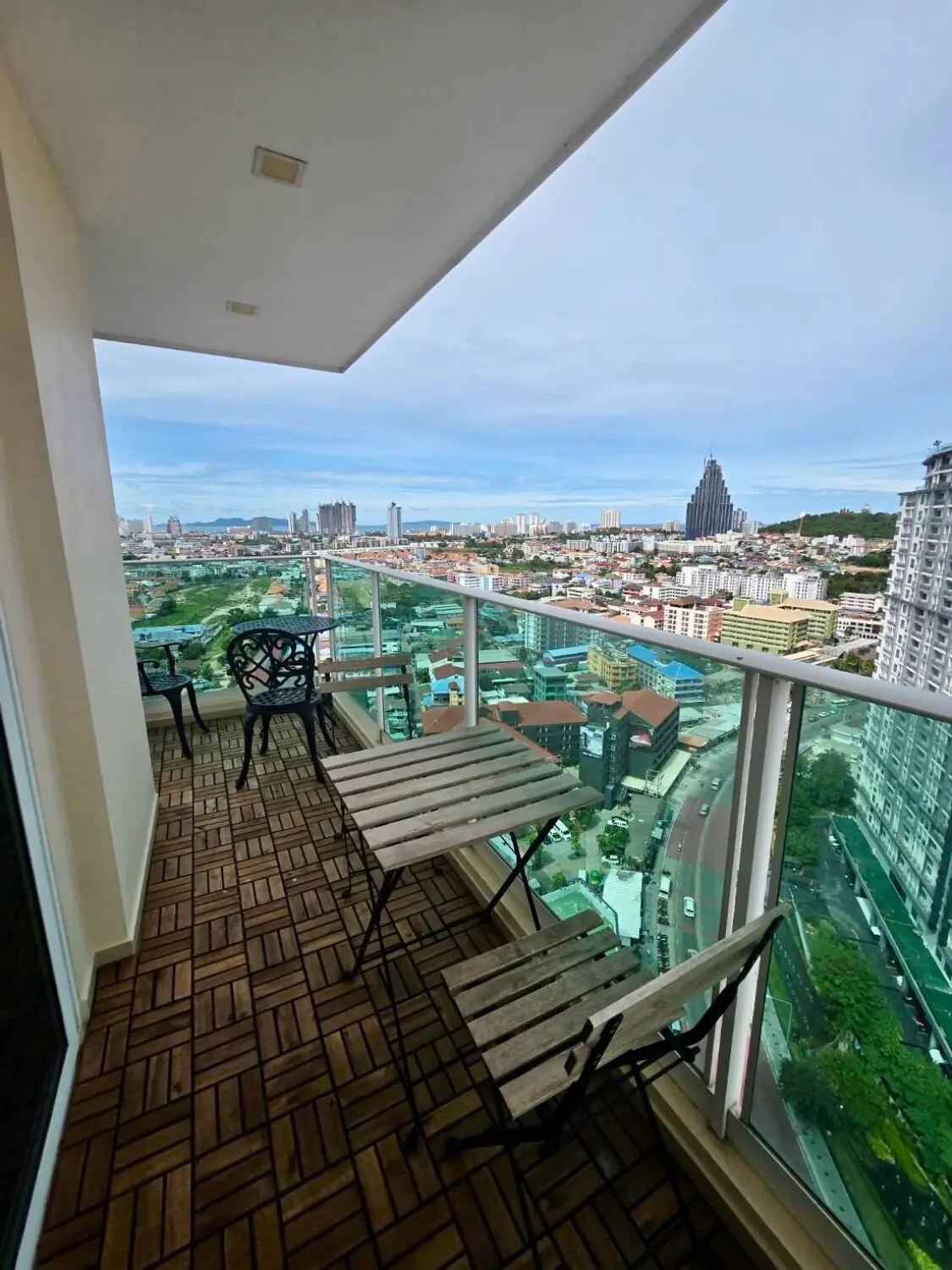 City Garden Tower Studio Sea view, 24th Floor