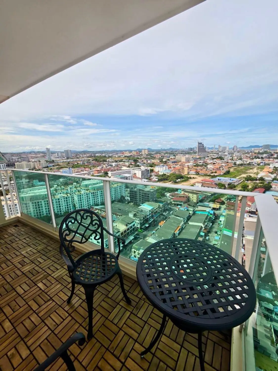 City Garden Tower Studio Sea view, 24th Floor