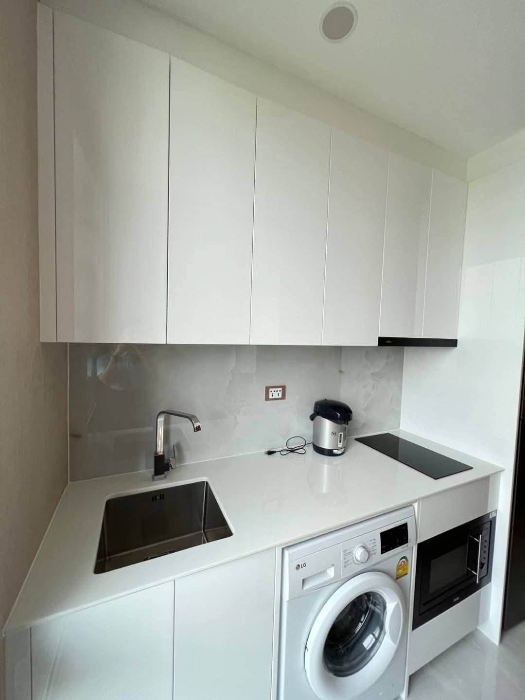 Copacabana Beach Jomtien 1BR Condo, 32nd Floor